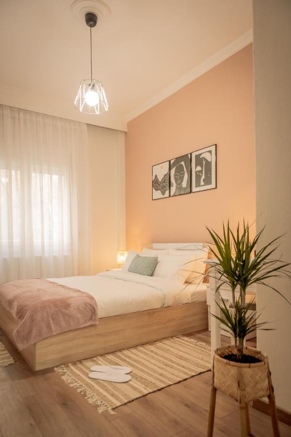 Aphrodite'S Apartment On Agia Sofia Midas Home Thessaloniki Exterior photo